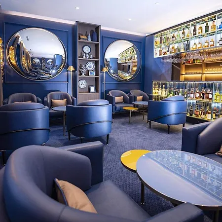 La Pyramide - Maison Henriroux 4*