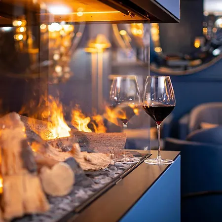 Hotel La Pyramide - Maison Henriroux 4*