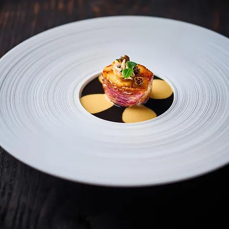 La Pyramide - Maison Henriroux מלון 4*