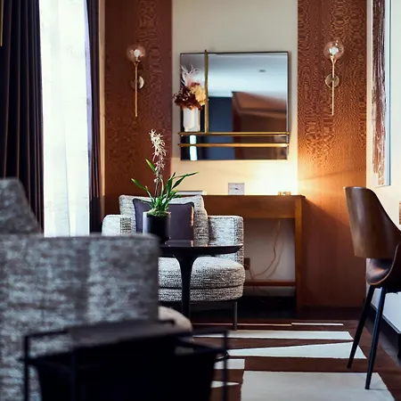 Hotel La Pyramide - Maison Henriroux