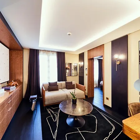 La Pyramide - Maison Henriroux Hotel 4*