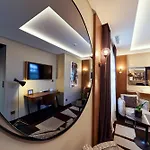 La Pyramide - Maison Henriroux 4* فيين