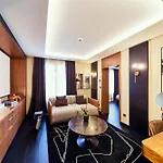 La Pyramide - Maison Henriroux Hotel 4*