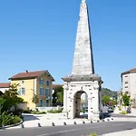 La Pyramide - Maison Henriroux Vienne (Isere)