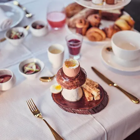 La Pyramide - Maison Henriroux 4* Vienne (Isere)
