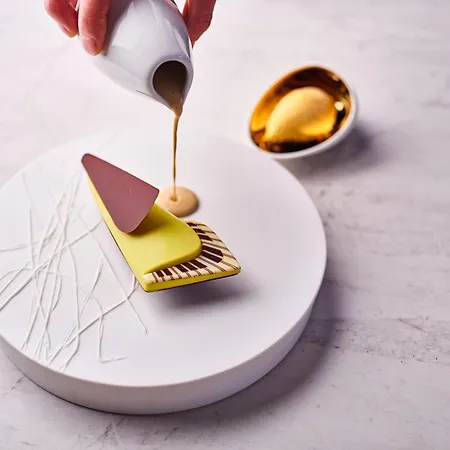La Pyramide - Maison Henriroux 4*