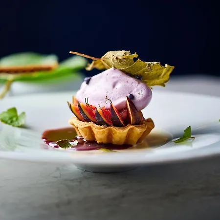 La Pyramide - Maison Henriroux Hotel 4*
