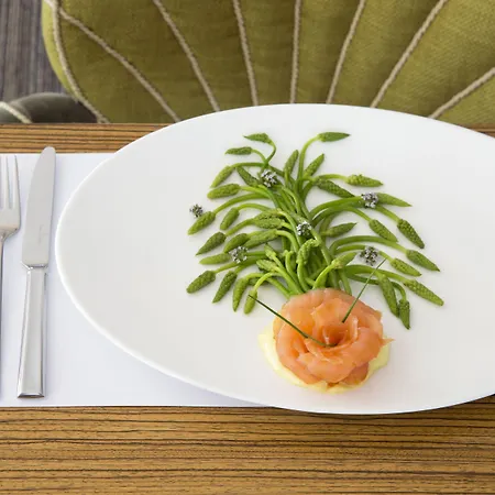 La Pyramide - Maison Henriroux 酒店 4*