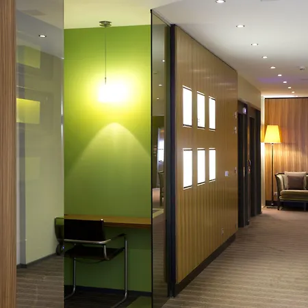 Hotel La Pyramide - Maison Henriroux 4*