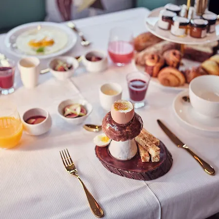 La Pyramide - Maison Henriroux 4*