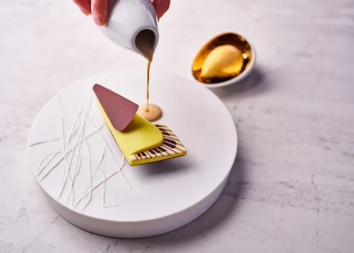 La Pyramide - Maison Henriroux 4*