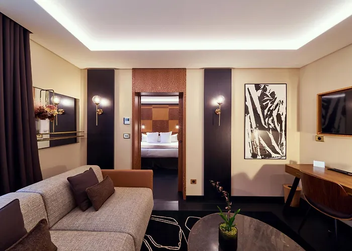 La Pyramide - Maison Henriroux 4*